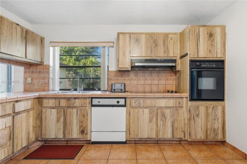 Casa en venta en Miami, Florida, 3 dormitorios, 108.97 m2 № 1983790 - foto 15