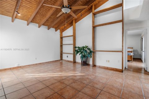 Casa en venta en Miami, Florida, 3 dormitorios, 108.97 m2 № 1983790 - foto 8