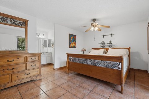 Casa en venta en Miami, Florida, 3 dormitorios, 108.97 m2 № 1983790 - foto 18