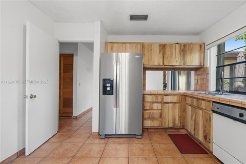 Casa en venta en Miami, Florida, 3 dormitorios, 108.97 m2 № 1983790 - foto 14