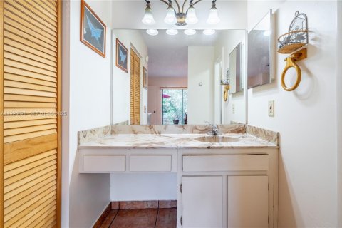 Casa en venta en Miami, Florida, 3 dormitorios, 108.97 m2 № 1983790 - foto 20