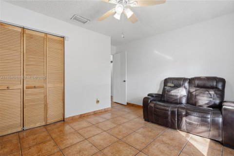 Casa en venta en Miami, Florida, 3 dormitorios, 108.97 m2 № 1983790 - foto 25