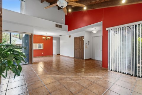 Casa en venta en Miami, Florida, 3 dormitorios, 108.97 m2 № 1983790 - foto 5