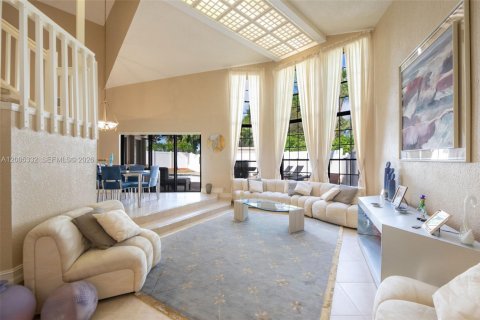 House in Boca Raton, Florida 4 bedrooms, 297.94 sq.m. № 2069559 - photo 11