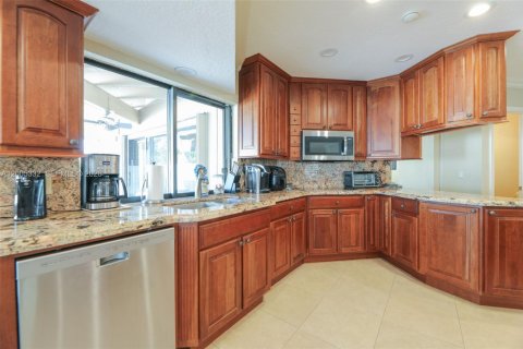 House in Boca Raton, Florida 4 bedrooms, 297.94 sq.m. № 2069559 - photo 29