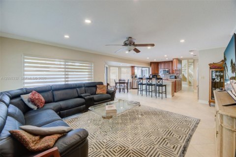 House in Boca Raton, Florida 4 bedrooms, 297.94 sq.m. № 2069559 - photo 23