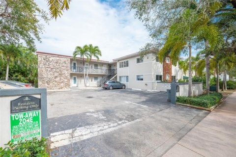 Condo in Coral Gables, Florida, 2 bedrooms  № 1862777 - photo 26