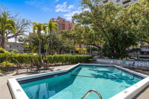 Condo in Coral Gables, Florida, 2 bedrooms  № 1862777 - photo 24