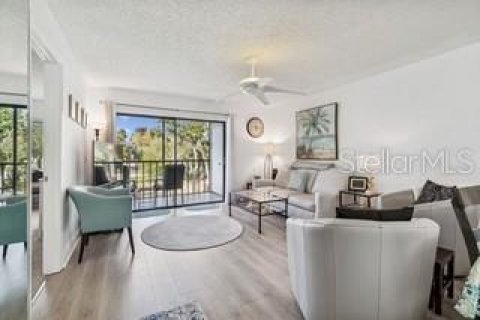 Condo in Oldsmar, Florida, 2 bedrooms  № 2234930 - photo 3