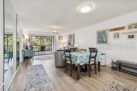 Condo in Oldsmar, Florida, 2 bedrooms  № 2234930 - photo 2