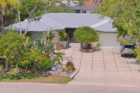 Casa en venta en Punta Gorda, Florida, 3 dormitorios, 259.29 m2 № 1843854 - foto 1