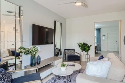 Townhouse in Florida City, Florida 3 bedrooms № 1858868 - photo 3