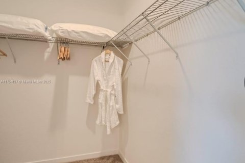 Townhouse in Florida City, Florida 3 bedrooms № 1858868 - photo 9