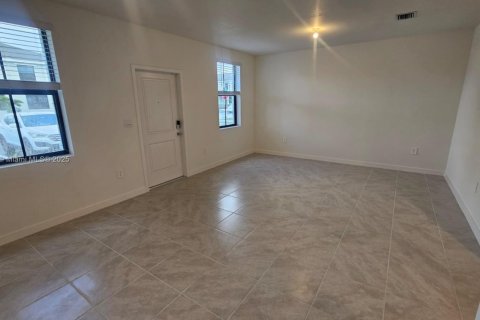 Townhouse in Florida City, Florida 3 bedrooms № 1858868 - photo 4