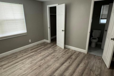 Villa ou maison à louer à Palm Springs, Floride: 2 chambres, 61.32 m2 № 2367845 - photo 8