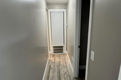 Villa ou maison à louer à Palm Springs, Floride: 2 chambres, 61.32 m2 № 2367845 - photo 14