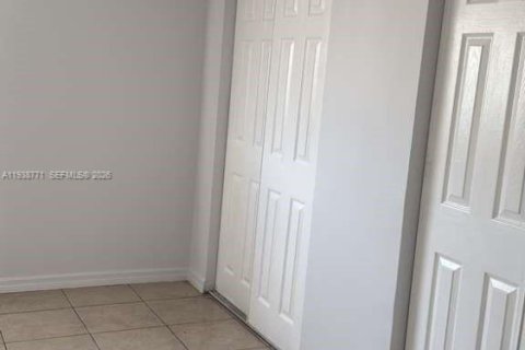 Купить кондоминиум в Лодерхилл, Флорида 1 спальня, 68.75м2, № 2053696 - фото 8