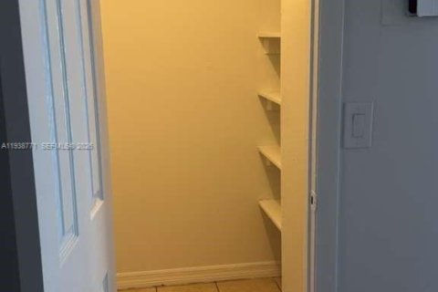 Купить кондоминиум в Лодерхилл, Флорида 1 спальня, 68.75м2, № 2053696 - фото 4