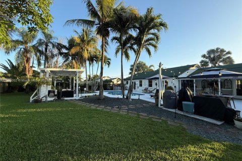 House in Miami, Florida 3 bedrooms, 155.98 sq.m. № 1752634 - photo 14