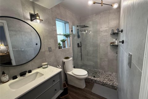 House in Miami, Florida 3 bedrooms, 155.98 sq.m. № 1752634 - photo 10