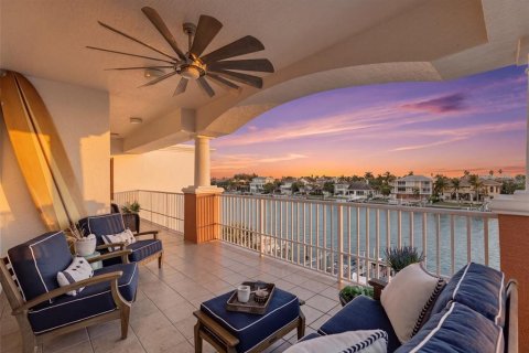 Copropriété à vendre à Tierra Verde, Floride: 3 chambres, 204.48 m2 № 2437185 - photo 15
