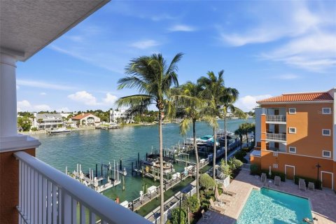 Copropriété à vendre à Tierra Verde, Floride: 3 chambres, 204.48 m2 № 2437185 - photo 8