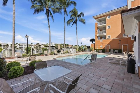 Copropriété à vendre à Tierra Verde, Floride: 3 chambres, 204.48 m2 № 2437185 - photo 9