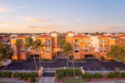 Copropriété à vendre à Tierra Verde, Floride: 3 chambres, 204.48 m2 № 2437185 - photo 11