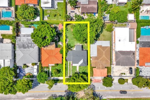 House in Miami, Florida 3 bedrooms, 76.27 sq.m. № 1864664 - photo 29