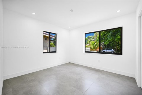 House in Miami, Florida 3 bedrooms, 76.27 sq.m. № 1864664 - photo 11