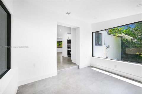 House in Miami, Florida 3 bedrooms, 76.27 sq.m. № 1864664 - photo 22