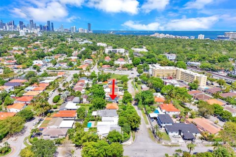 House in Miami, Florida 3 bedrooms, 76.27 sq.m. № 1864664 - photo 30