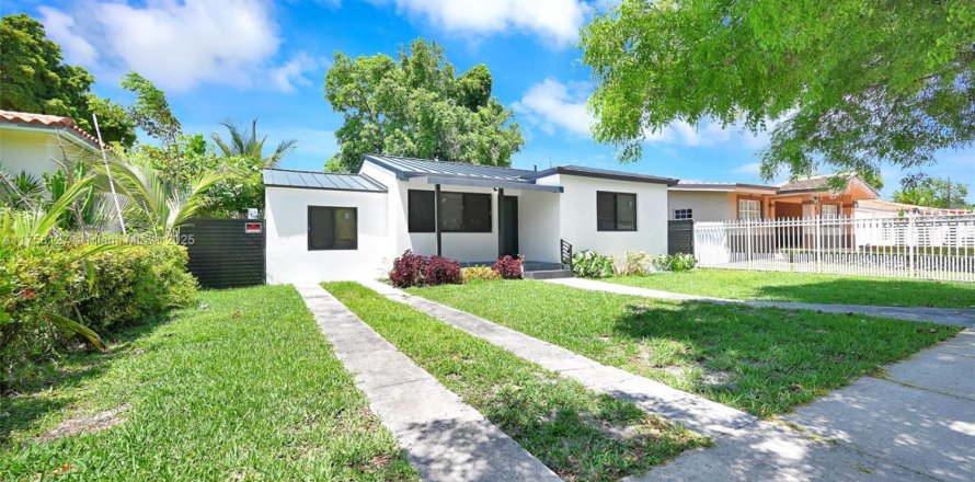 House in Miami, Florida 3 bedrooms, 76.27 sq.m. № 1864664