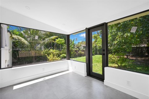 House in Miami, Florida 3 bedrooms, 76.27 sq.m. № 1864664 - photo 21