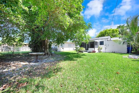House in Miami, Florida 3 bedrooms, 76.27 sq.m. № 1864664 - photo 26