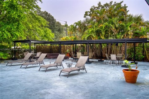 Condo in North Miami Beach, Florida, 1 bedroom  № 1488120 - photo 17