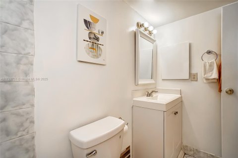 Condo in North Miami Beach, Florida, 1 bedroom  № 1488120 - photo 5
