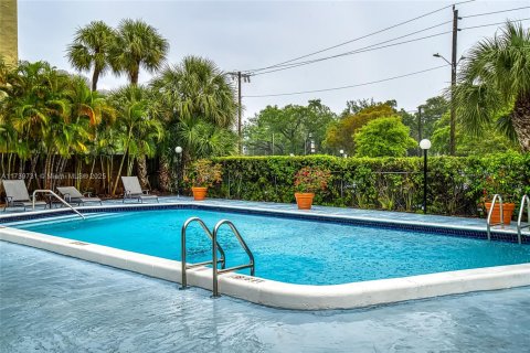 Condo in North Miami Beach, Florida, 1 bedroom  № 1488120 - photo 15