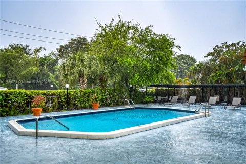 Condo in North Miami Beach, Florida, 1 bedroom  № 1488120 - photo 16