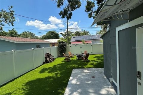 Apartment in Saint Petersburg, Florida 4 rooms, 22.3 sq.m. № 1894833 - photo 3