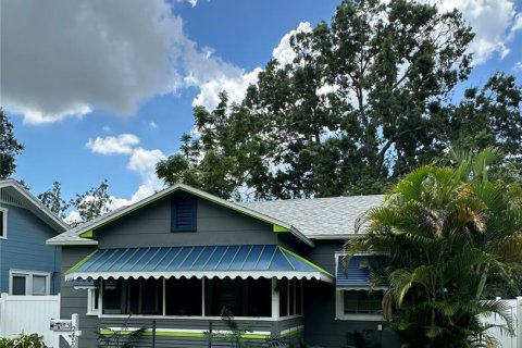 Apartment in Saint Petersburg, Florida 4 rooms, 22.3 sq.m. № 1894833 - photo 1