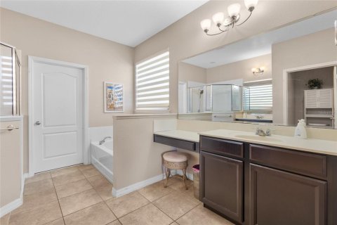 House in Kissimmee, Florida 4 bedrooms, 260.87 sq.m. № 1883971 - photo 9