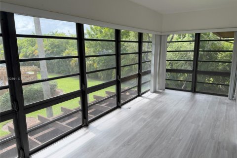 Condo in Doral, Florida, 3 bedrooms  № 1954107 - photo 10