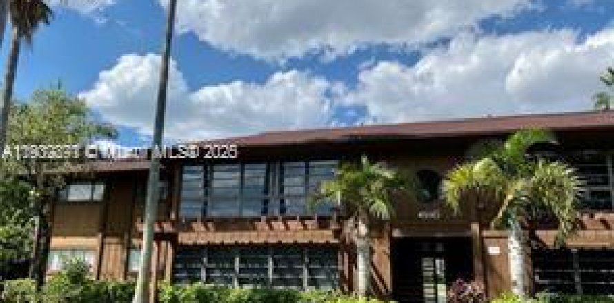 Condo in Doral, Florida, 3 bedrooms  № 1954107