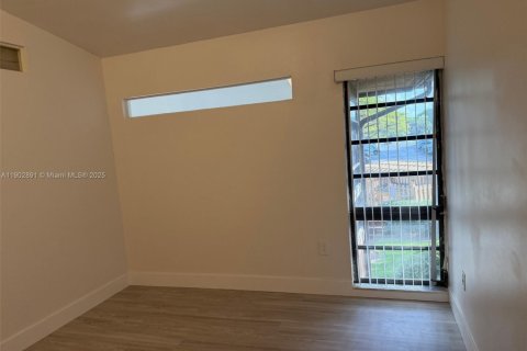 Condo in Doral, Florida, 3 bedrooms  № 1954107 - photo 23