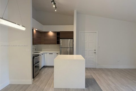 Condo in Doral, Florida, 3 bedrooms  № 1954107 - photo 6