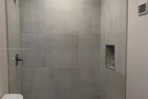 Condo in Doral, Florida, 3 bedrooms  № 1954107 - photo 16