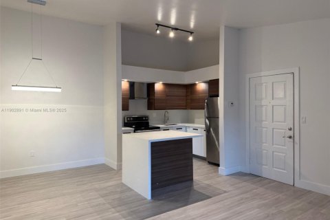 Condo in Doral, Florida, 3 bedrooms  № 1954107 - photo 9