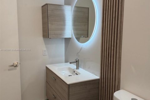 Condo in Doral, Florida, 3 bedrooms  № 1954107 - photo 15