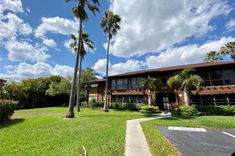 Condo in Doral, Florida, 3 bedrooms  № 1954107 - photo 3